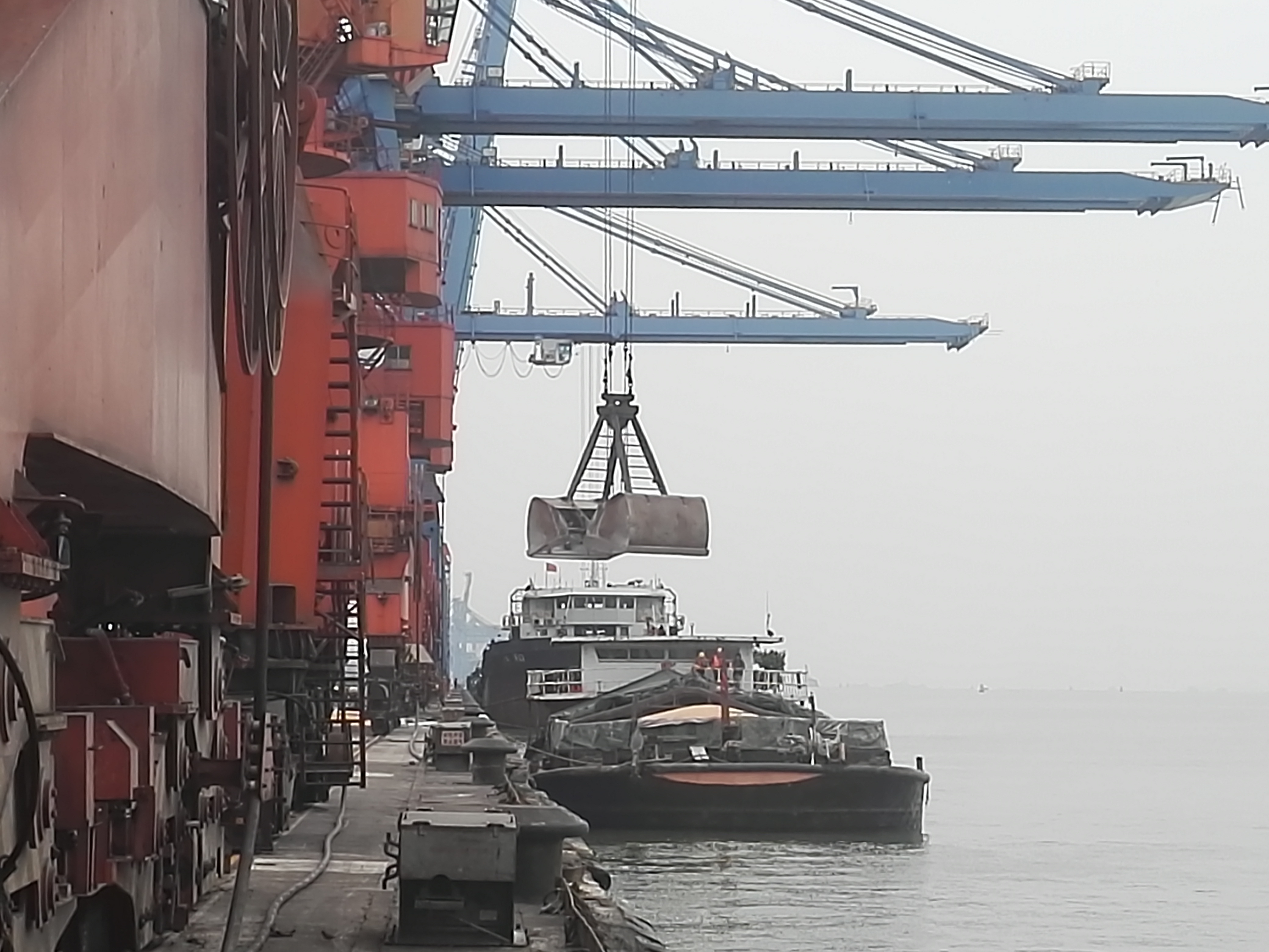 華東鋼繩新員工于廣州港參觀學(xué)習(xí)